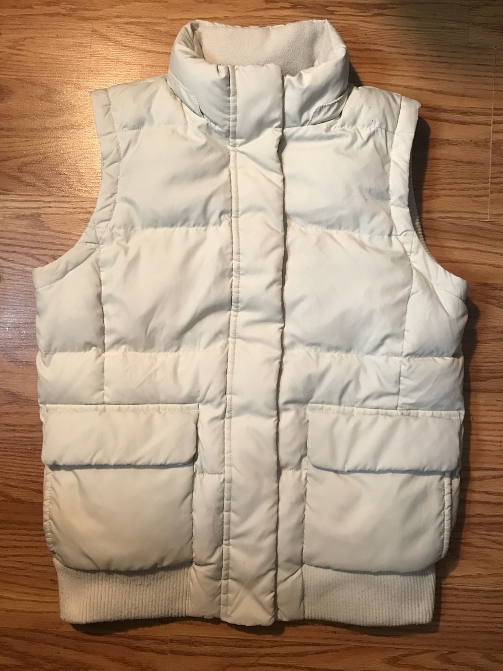 GAP Quilt Lined Puffer Vest XS Ivory Zip & Button up Bubble coat